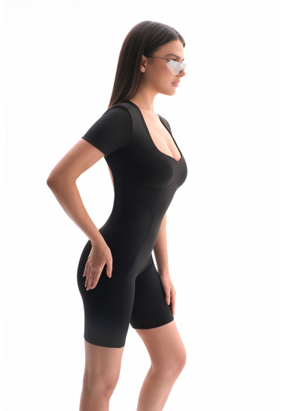 Комбинезон моделирующий с вырезом на спине